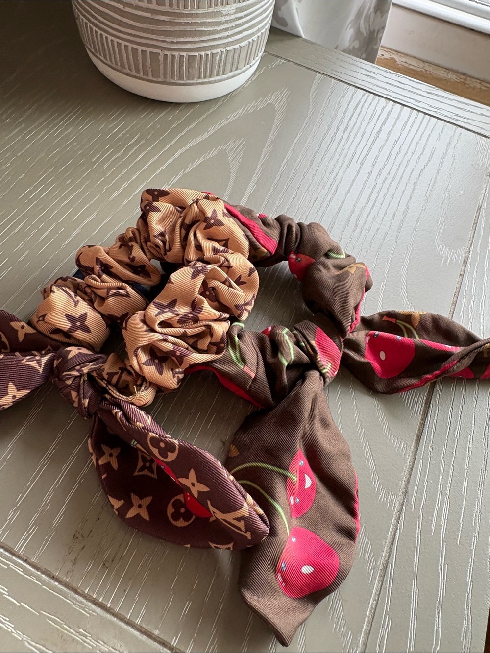 FASHION Set of 2 Brown Cherry-Print Bow Scrunchie Set